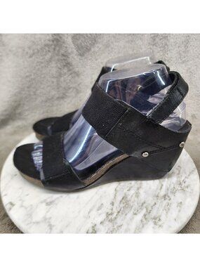 OTBT Shoes Womens Size 8 Trailblazer Black Leather Wedge Sandals *Read*